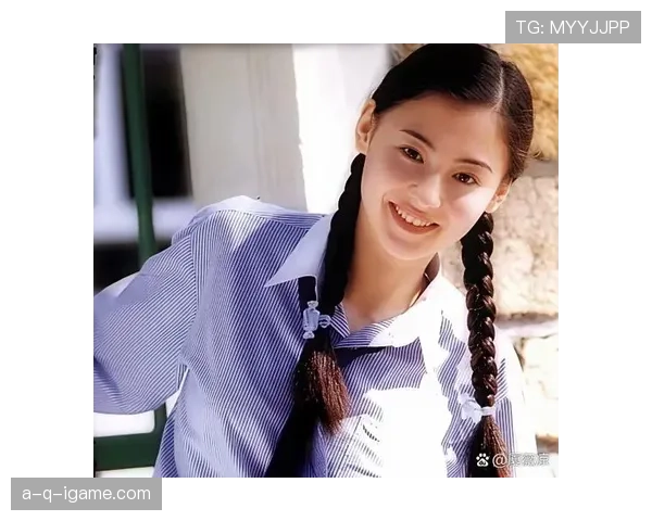 托尼娅·哈丁又被扒出老照片，看到她的日常图我只想说——赛场光环和钱包差得也太现实了